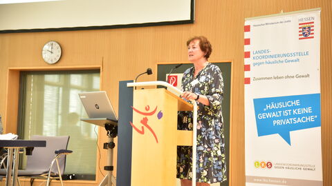 Moderation von Frau Prof. Dr. Regina-Maria Dackweiler Moderation von Frau Prof. Dr. Regina-Maria Dackweiler