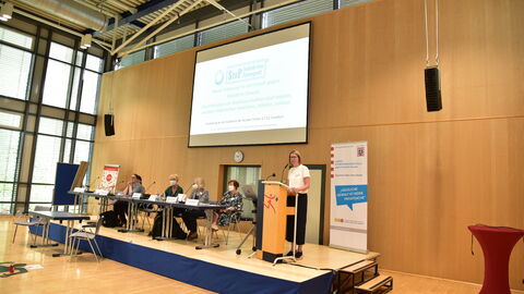 Konferenz der Runden Tische 2022 - Grußwort von Julia Schäfer